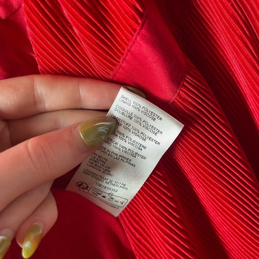 Elegant Red Halter Jumpsuit - Picture 8 of 9